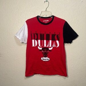 Chicago Bulls T Shirt Men’s M Red Black NBA Basketball Graphic Tee